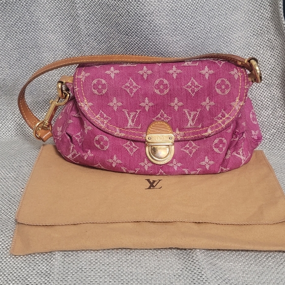 SOLD! Louis Vuitton Pleaty - Picture 12 of 12